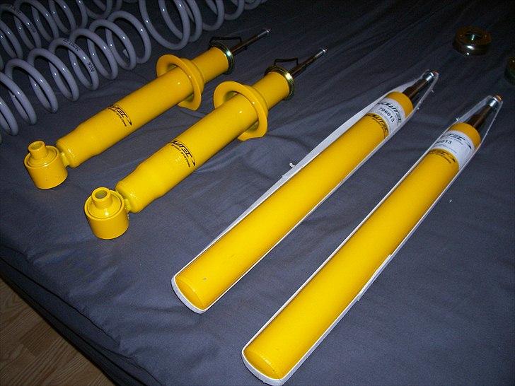 BMW 525i E34 - Den nye Lowtec undervogn 60/30.. Bliver nice at få den monteret.. :P billede 12