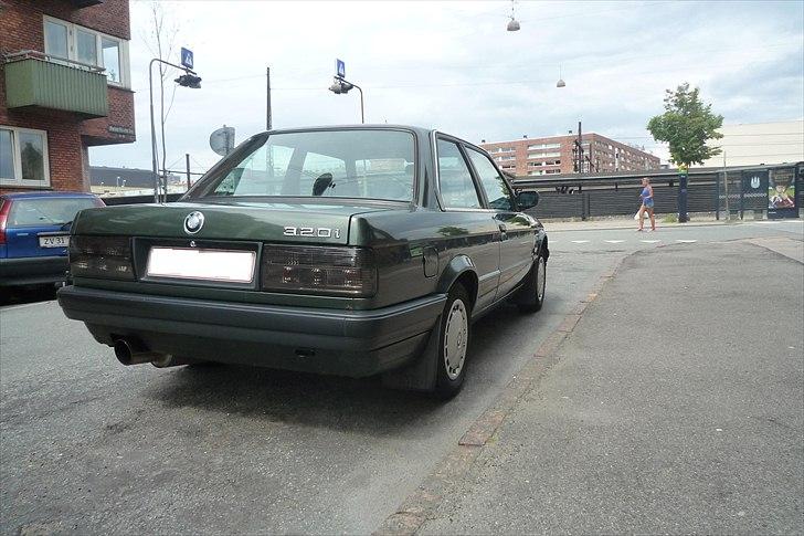 BMW 320i SOLGT billede 1