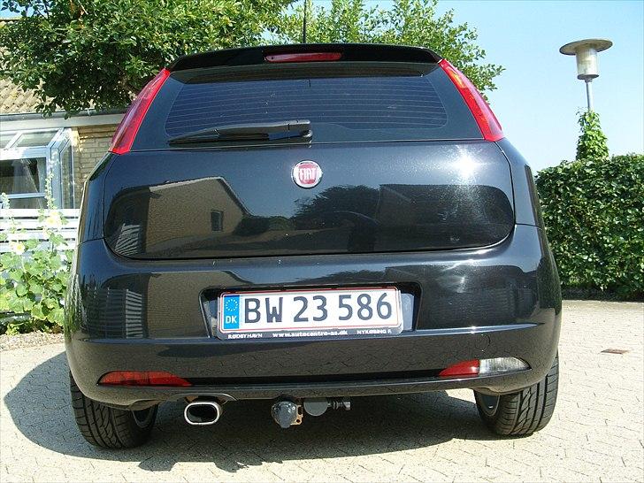 Fiat Grande Punto Sport T-Jet - Lille bule under Fiat logoet.. Ikke noget man ser helt vildt, heldigvis.. billede 4