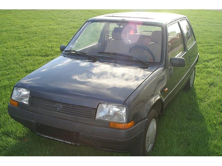 {{currentPhoto.altText}} billede {{currentPhoto.number}}