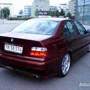 BMW 318i solgt