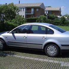 VW passat limo trendline