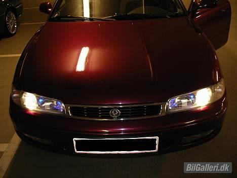 Mazda 626 1,8 GE - Mazda´en forfra... Der skal laves noget ved den hjelm?? billede 4