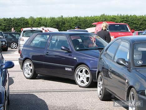 VW Golf 3 ** SOLGT ** - så var der lige et billede taget til DHB05 af en ukendt, men de nye momo-stickers er med... billede 19