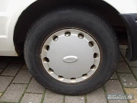 Ford Escort ** SOLGT** - Vinterhjul.... de skal ikke være fede men gode at køre med... hehe billede 6