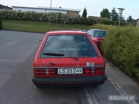 Mazda 323 "solgt" billede 9