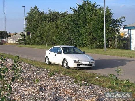 Mazda 323F billede 3