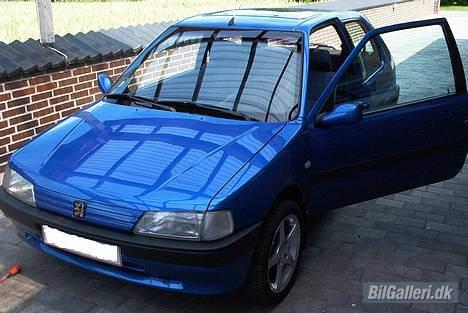 Peugeot 206 1,9 D *Solgt* - Min første bil :) Peugeot 106 1.5 D (Hvid da jeg købte den, lakeret blå perlemor) billede 20