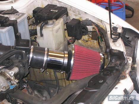 Mazda 323F - jaja motoren er ikke så pæn, endnu! billede 5