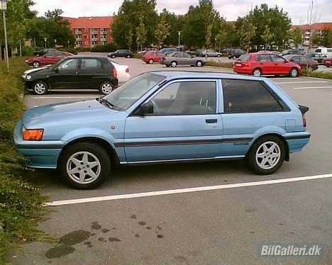 Nissan Sunny 1,6 SLX billede 1