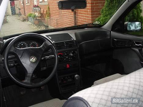 Alfa Romeo 146 billede 2