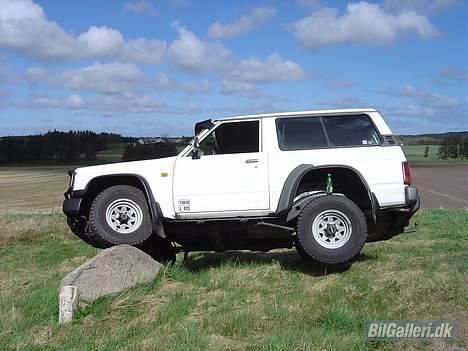 Nissan Patrol GR - Inden bilen blev hævet billede 8