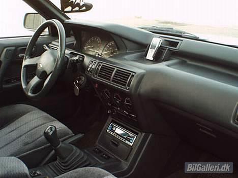 Mitsubishi Galant 2.0i LE - SOLGT!!! - Og sådan ser hun ud indeni... billede 18