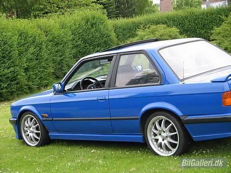 BMW E30 320i billede 9