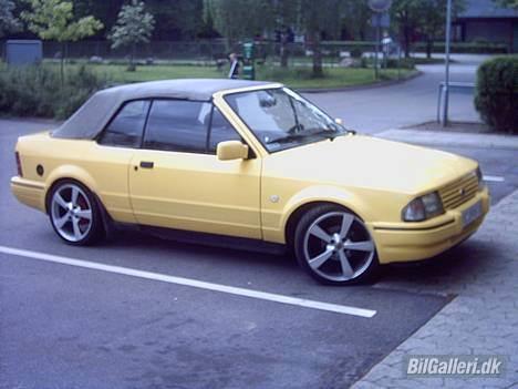 Ford Escort RS Turbo Cabriolet - Det nyeste billede jeg har med de nye fælge :-) 5/6-06 billede 2