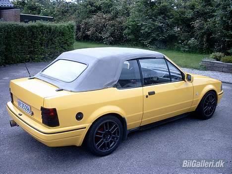 Ford Escort RS Turbo Cabriolet - Mmmm tonede lygter, det er det de unge vil ha` billede 3