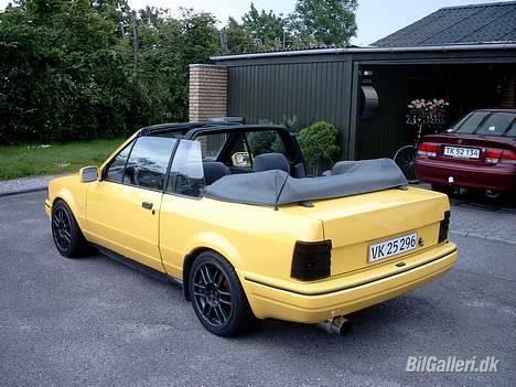 Ford Escort RS Turbo Cabriolet - Hvem kunne vide at det ville blive regnvejr om 1 min.... billede 7