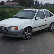 Opel Kadett E ( SKROTET )