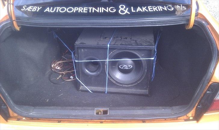 Toyota carina e solgt billede 7