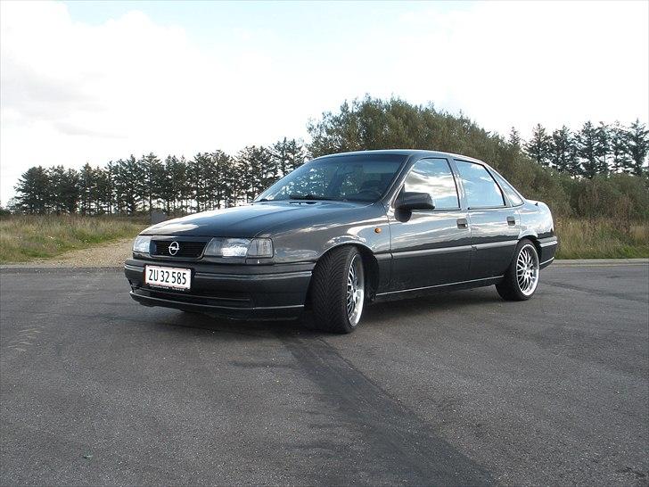 Opel Vectra A 2.0i Expression billede 1