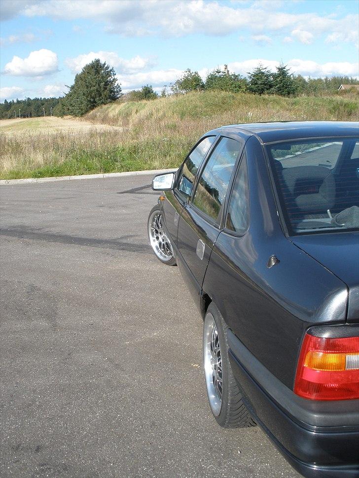 Opel Vectra A 2.0i Expression billede 11