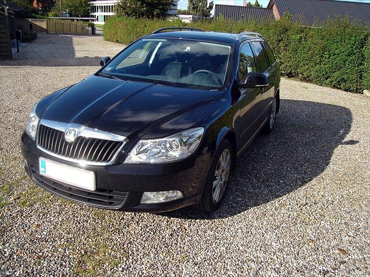 Skoda Octavia Combi Elegance billede 2