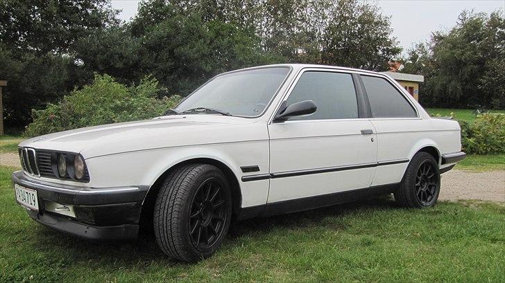 BMW 318i R.I.P. :'/ billede 2