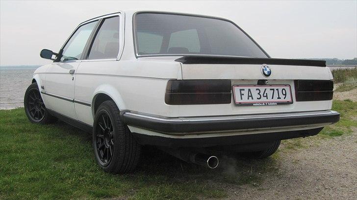 BMW 318i R.I.P. :'/ billede 4