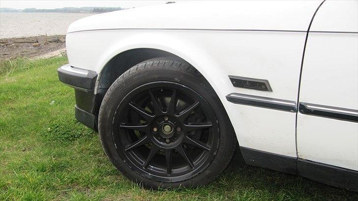 BMW 318i R.I.P. :'/ billede 5