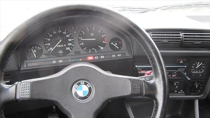 BMW 318i R.I.P. :'/ billede 8