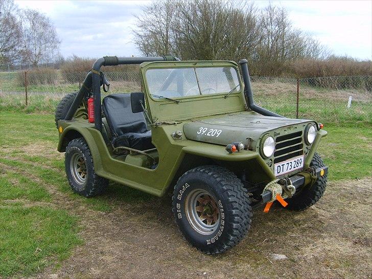 Jeep M151 A1 4x4 SOLGT - En forsigtig tur blev det da til i det grønne.. Ikke en skov der må køres i..  billede 1