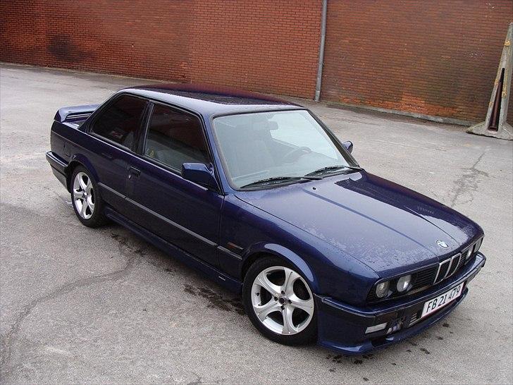 BMW E30 318i - 322i Turbo "Solgt" billede 1