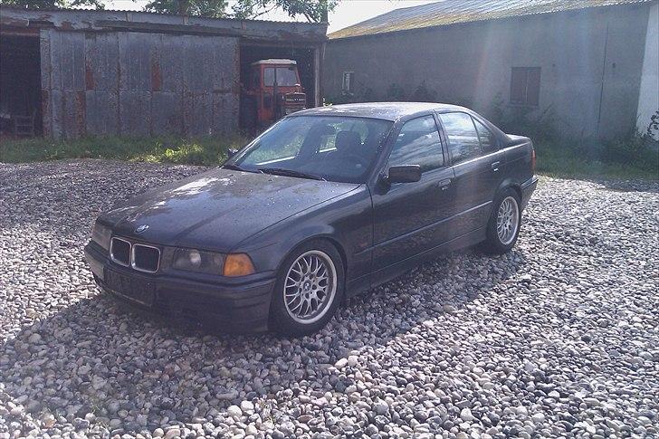 BMW E36 320i [SOLGT] billede 1