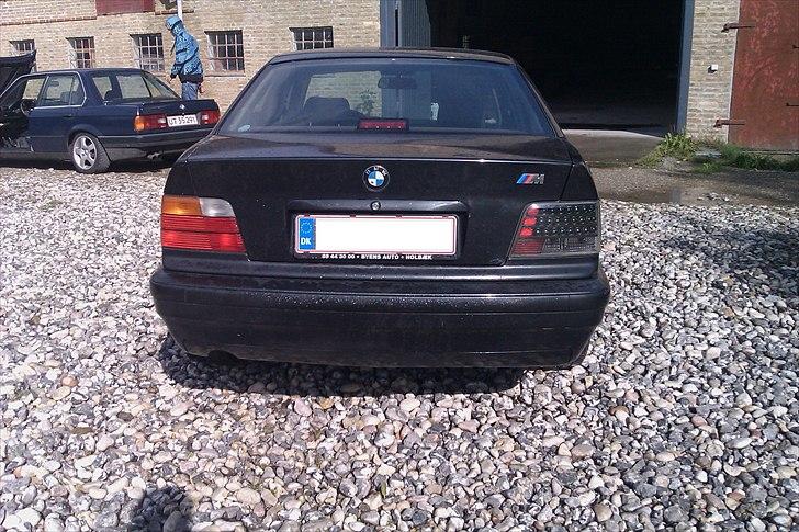 BMW E36 320i [SOLGT] billede 4