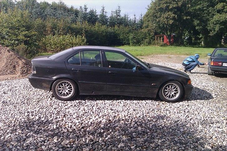 BMW E36 320i [SOLGT] billede 6
