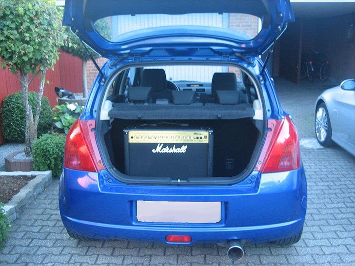 Suzuki Swift 1,5 GLS - Det som mest bliver transporteret i bagagerummet. billede 13
