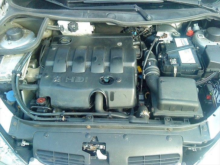 Peugeot 206 HDI  - motorrum som nyt billede 3