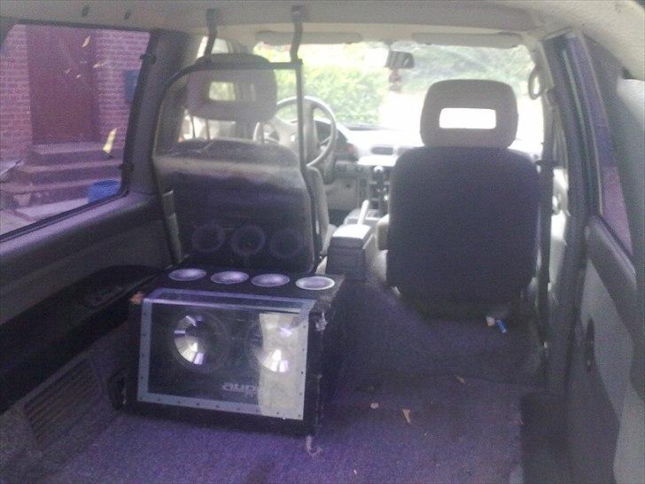 Nissan serena .død billede 8