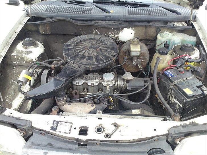 Opel Kadett E ( SKROTET ) billede 10