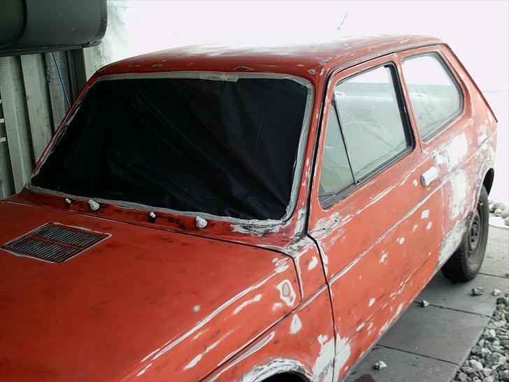 Fiat 127 0,9 - spartling og klargøring til lakering billede 12