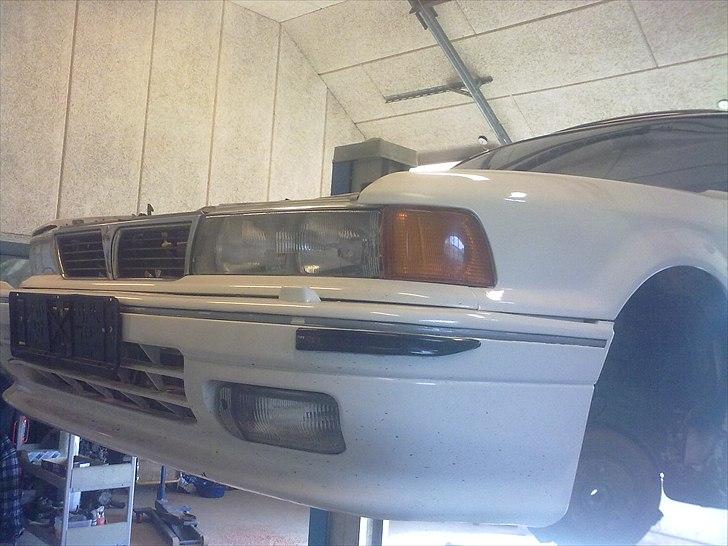 Mitsubishi Galant - En tur på liften billede 10