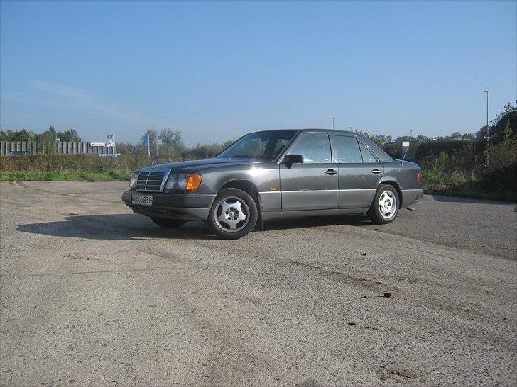 Mercedes Benz 300 D  W124 "solgt" billede 2