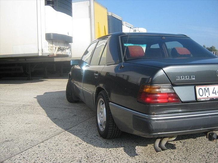 Mercedes Benz 300 D  W124 "solgt" billede 5