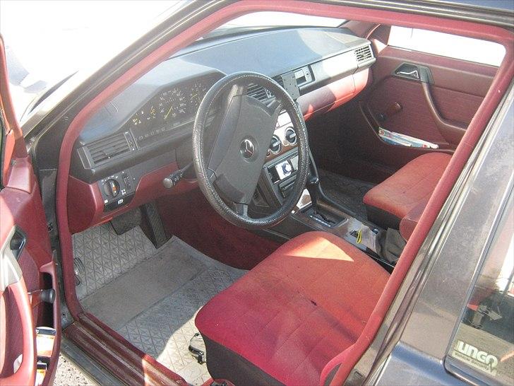 Mercedes Benz 300 D  W124 "solgt" billede 9