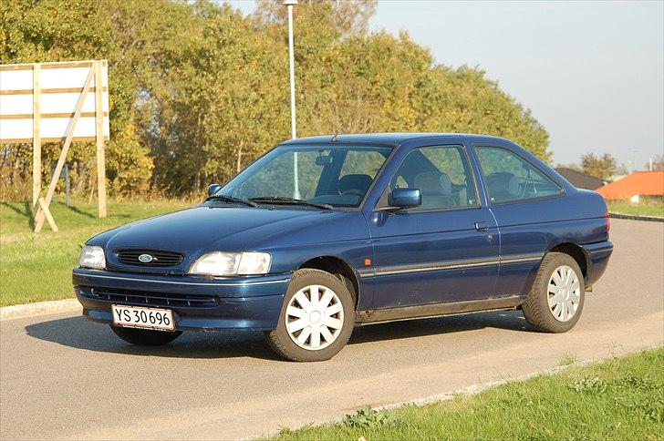 Ford Escort 1.6 CLX solgt billede 2