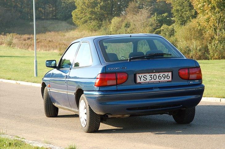 Ford Escort 1.6 CLX solgt billede 4