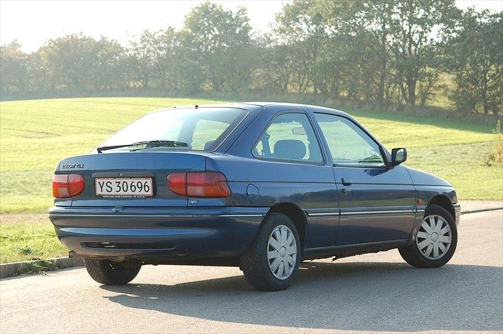 Ford Escort 1.6 CLX solgt billede 5