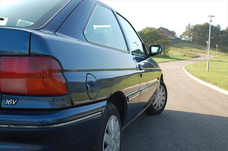 Ford Escort 1.6 CLX solgt billede 6