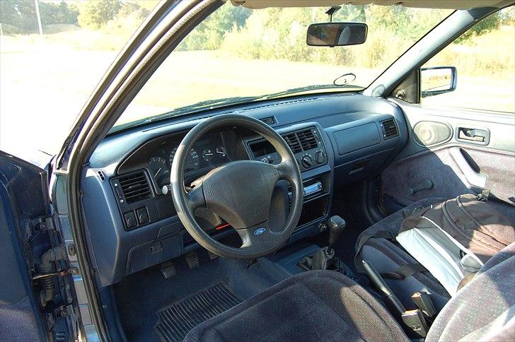 Ford Escort 1.6 CLX solgt billede 16