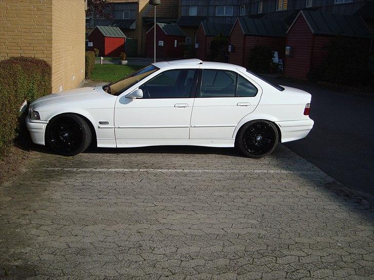 BMW e36 320i vanos. SOLGT billede 3